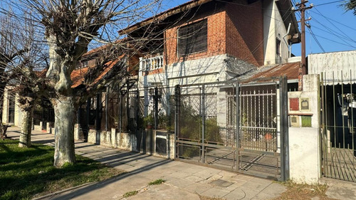 Casa En Venta De 3 Ambientes En Lanus Este