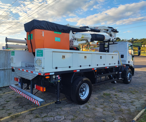 Iveco Tector 170e21 Ano 2022 Cesto Aéreo Outher Side Isolado