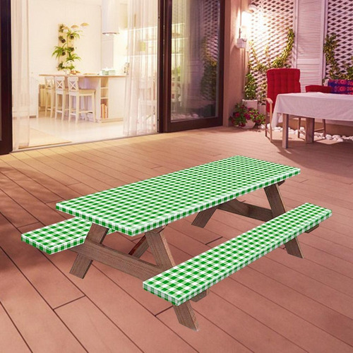 Mesa De Picnic Y Bancos Cubren Un Mantel Rectangular A