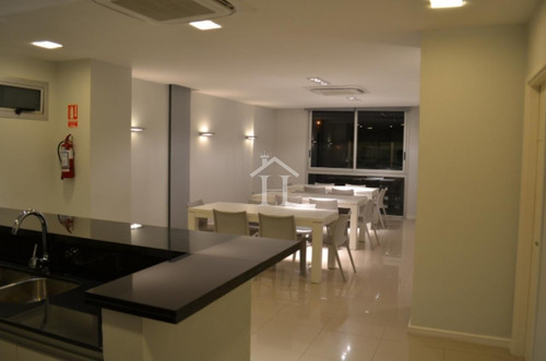 Vendo Apartamento En Edificio Arenas Del Mar Ii- Ref: 218