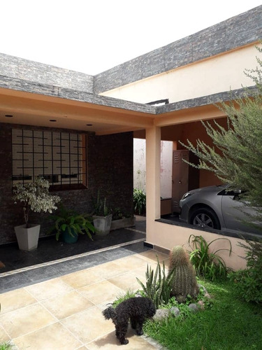 Imagen 11 de 14 de Casa Centrica En Venta En Marcos Paz