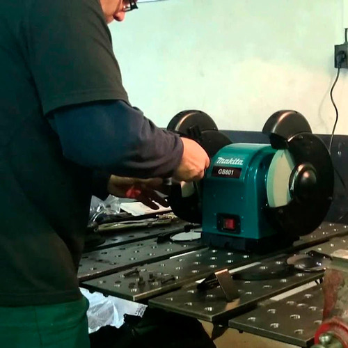 Esmeril De Banco Makita Gb801 8'' 550w 3450 Rpm