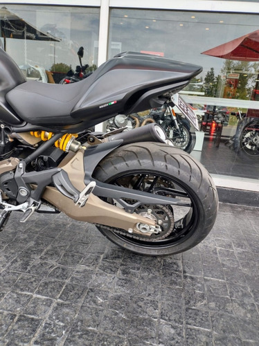 Imagen 9 de 25 de Ducati Monster 821 - No Yamaha Mt09, No Kawasaki Z900!