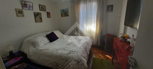 Casa En Venta De 4 Dorm. En Macul