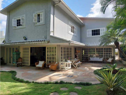 Vendo Casa 650m2 Altamira 0399