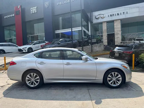 Infiniti M37 Premium