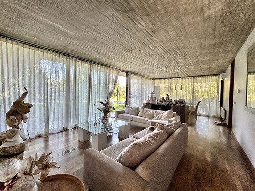 Casa En Venta De 3 Dorm.piedra Roja,chicureo,colina