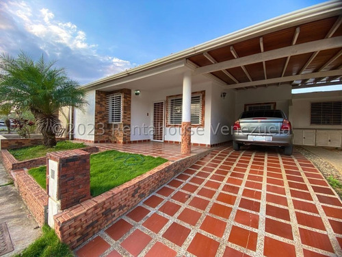 Imagen 1 de 30 de Hermosa Casa Ubicada En La Piedad Norte De Cabudare En Urbanismo Privado Las 24 Horas, En Venta. (código # 23-25277) /0-4-2-4- 5.5.6. 5.7. 5.9 _