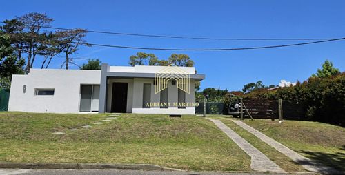 Casa En San Rafael 2 Dormitorios Con Jardín Y Parrillero