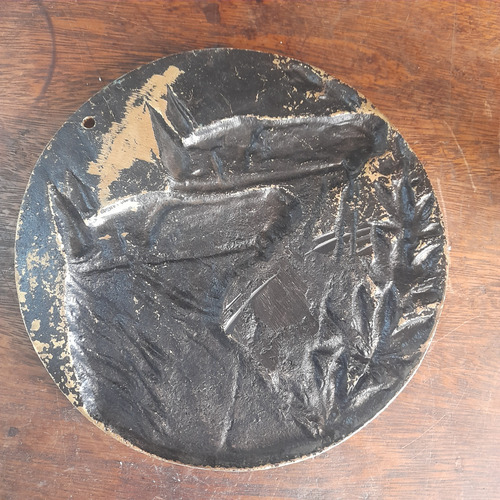 Imagem 7 de 8 de Medalhão Cavalos Bronze Para Parede 21 Cm Diâmetro
