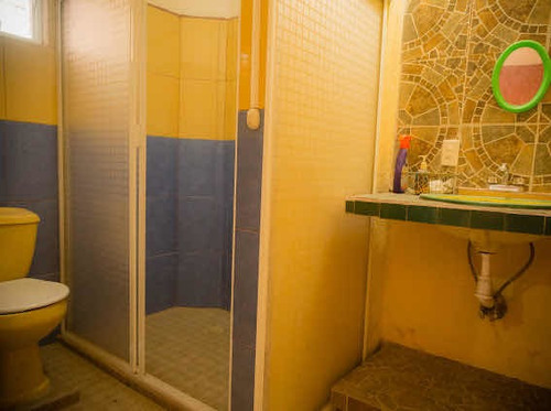 Casa Con 2 Recamaras, 2.5 Baños, Cocina Grande Con Desayunad