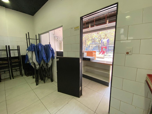 Local En Pdte. Balmaceda 1208 - Apto Para Comida.