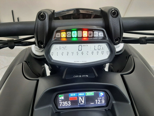 Ducati Diavel Dark