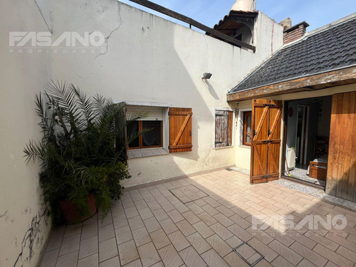 Casa En Lote Propio En Venta - Chilavert