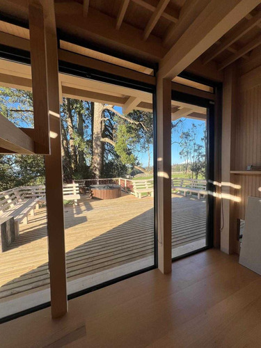 Espectacular Casa En Lomas De Frutillar (93157)