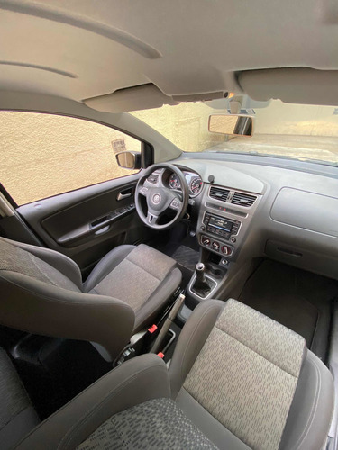 Imagem 8 de 15 de Volkswagen Fox 2014 1.6 Vht Total Flex 5p