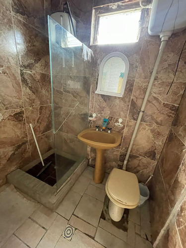 Casa Mas Departamento Ubicada En Camet Norte