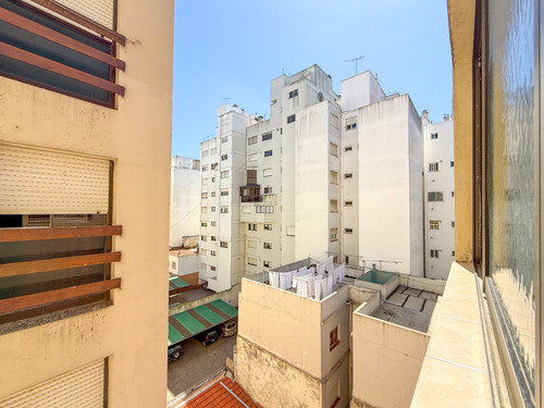 Departamento 3 Ambientes Con Cochera Y Vista Al Mar En Venta En La Perla
