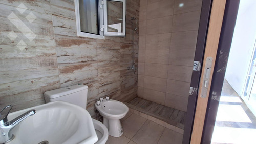 En Venta, Tráiler Habitacional A Estrenar, B° Los Patos, Plottier.