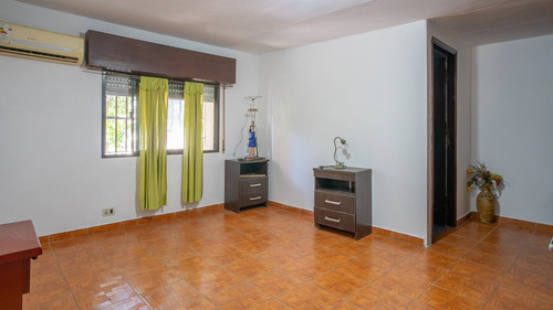 Venta Casa De 2 Plantas 4 Dormitorios En Arroyito