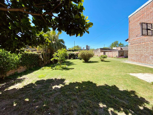 Imagen 13 de 23 de Casa, Venta- 4 Bv- Gran Terreno-centro Reconquista