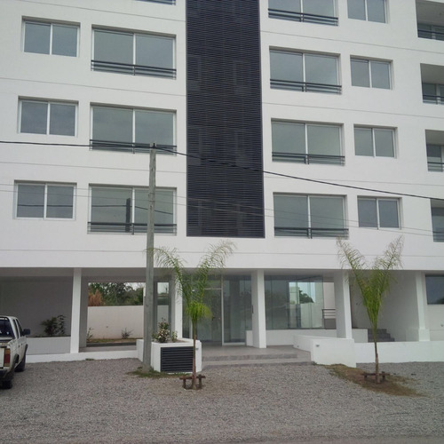 Apartamento En Venta De 1 Dormitorios En Balneario (ref: Iea-1)