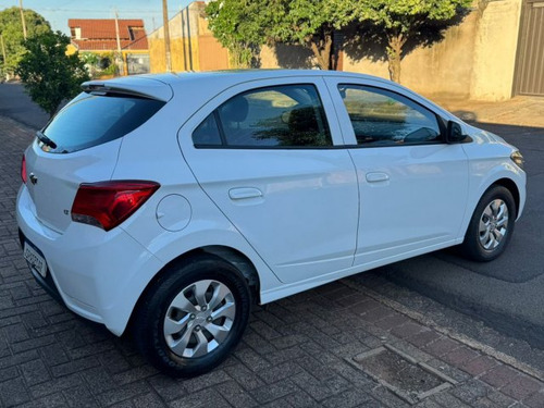 Chevrolet Onix Onix 1.0 MPFI LT 8V FLEX 4P MANUAL