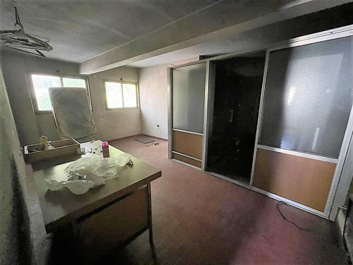 Imagen 5 de 9 de Local - A Refaccionar - San Cristobal Limite Constitucion - Venta - Oportunidad