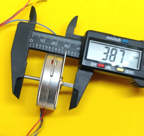 Motor A Pasos Doble Eje 4 Fases 8 Ohms 30v, P/encoder Elec. (Usado)