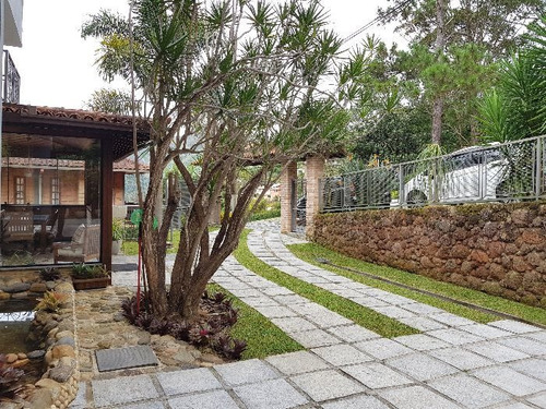 Casa De Condomínio À Venda Na Rua D, Braunes, Nova Friburgo - Rj - Liv-7661