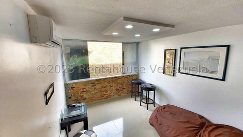 Imagen 3 de 27 de Apartamento Un Nivel Remodelado En Calle Cerrada En Venta En Los Naranjos Humboldt Caracas