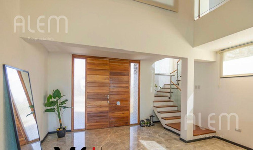 Casa En Venta En Terralagos Canning