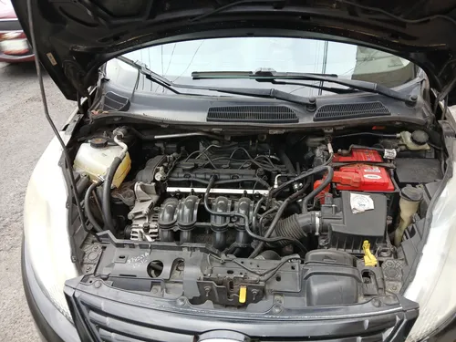 Ford Fiesta 1.6 S 5vel Sedan Mt