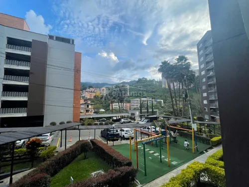 Apartamento En Arriendo En Camino Verde. Cod A776111