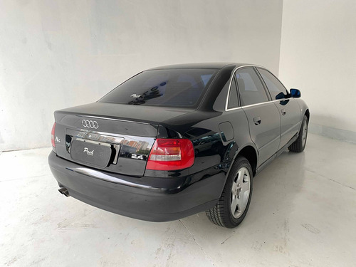 Imagem 4 de 13 de Audi A4 2.4 V6 30v Gasolina 4p Tiptronic