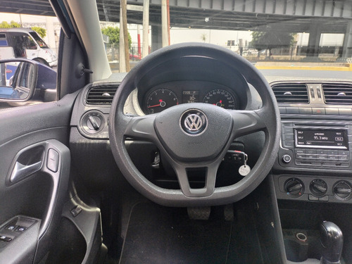 Volkswagen Vento 1.6 Confortline At