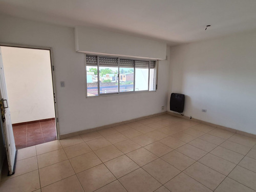 Departamento En Alquiler De 1 Dormitorio En Villa Mitre