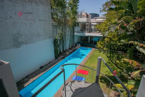 Casa De Lujo En Renta Con Alberca Y Cuarto De Seguridad Cerca De La Minerva