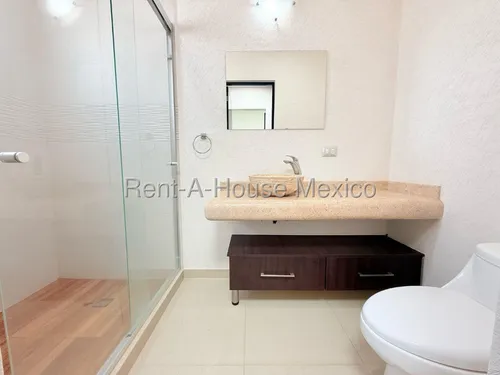 Casa En Renta En Zakia Querétaro. Sr