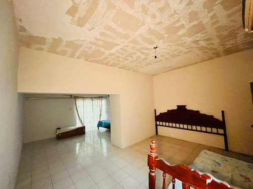 Casa En Venta En Veracruz Con Hab. En P. B. Y Alberca Col. Astilleros