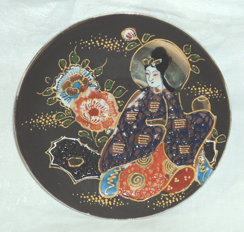 Antiguo Plato Decorativo Made In Japan Relieve Porcelana B13