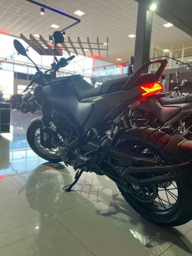 Husqvarna 401 Svartpilen | No Z400 Duke 390 Dominar