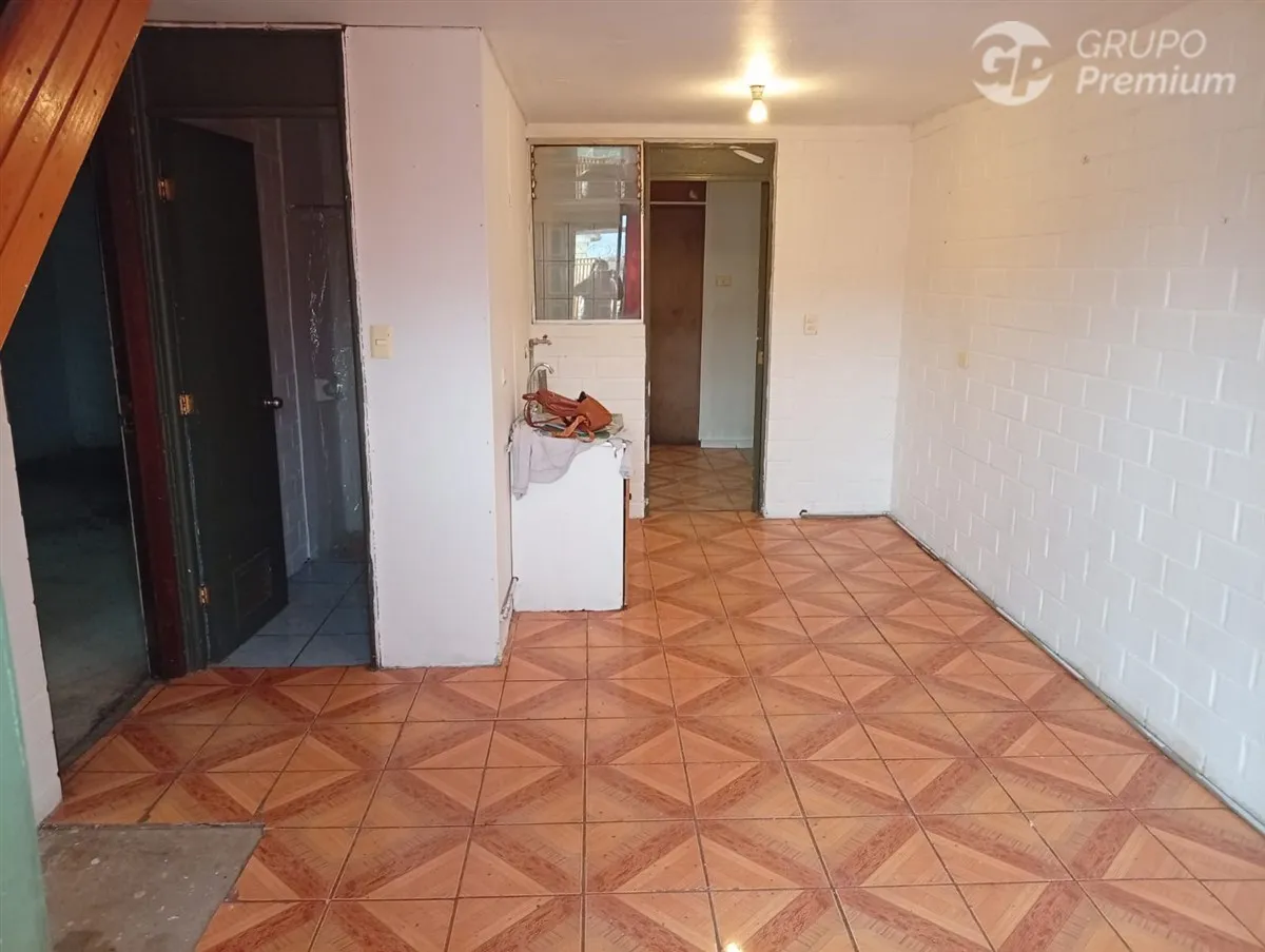 Imagen 3 de 15 de Casa En Venta De 2 Pisos Pareada 3 Dorm. 1 Baño En Quillota