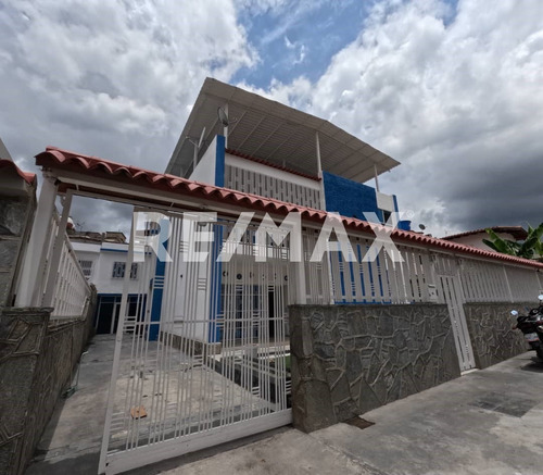 Se Vende Casa-quinta Bifamiliar Con Entrada Independiente En Vista Alegre