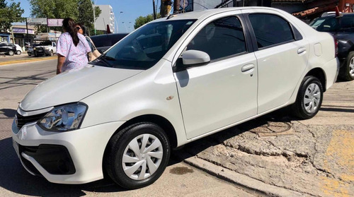 Toyota Etios 1.5 Sedan Xs 2017