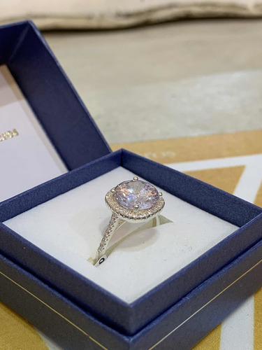 Imagen 3 de 3 de Anillo Cintillo Princesa, En Plata 925 Con Circonias. Tuset.