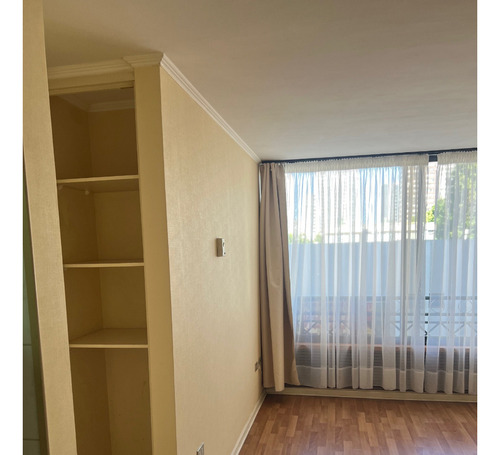 Vendo En Freire 1458, Excelente Depto 1 Dorm, Estac. Y Bodeg