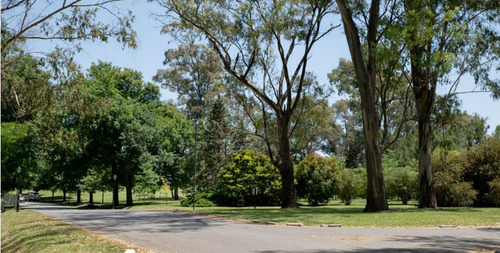 Casa Moderna En Abril Cc Con Gran Parque Y Quincho