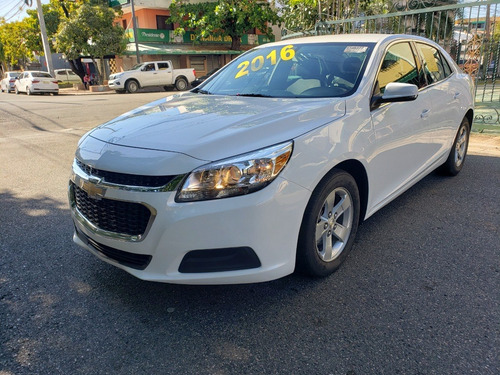 Imagen 10 de 11 de Chevrolet Malibu 2016 Blanco