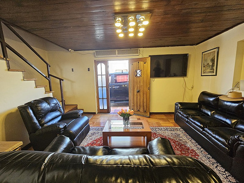 Casa Esquina Con Local Comercial, Comuna De Independencia